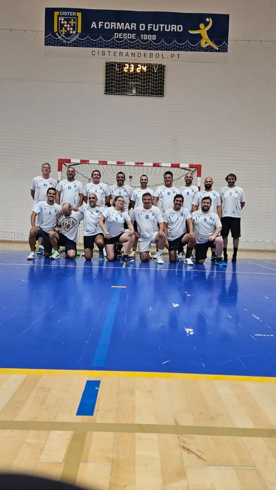 Equipa Masters Cister em frente à baliza